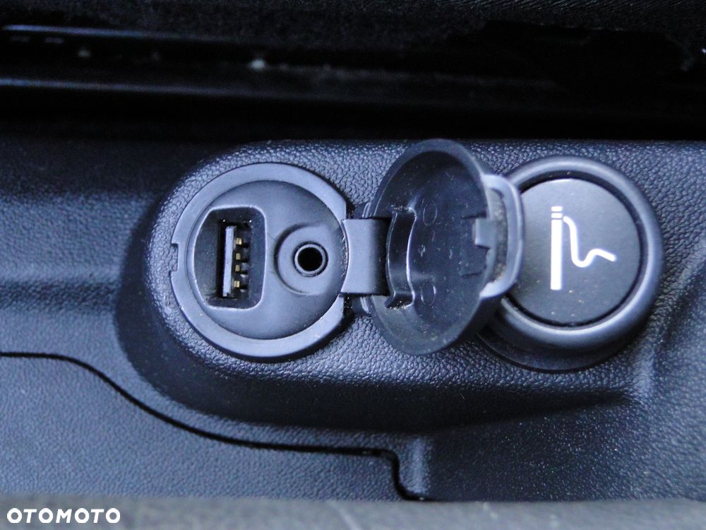 Citroën C-Elysée 1.2 PureTech Attraction - 25