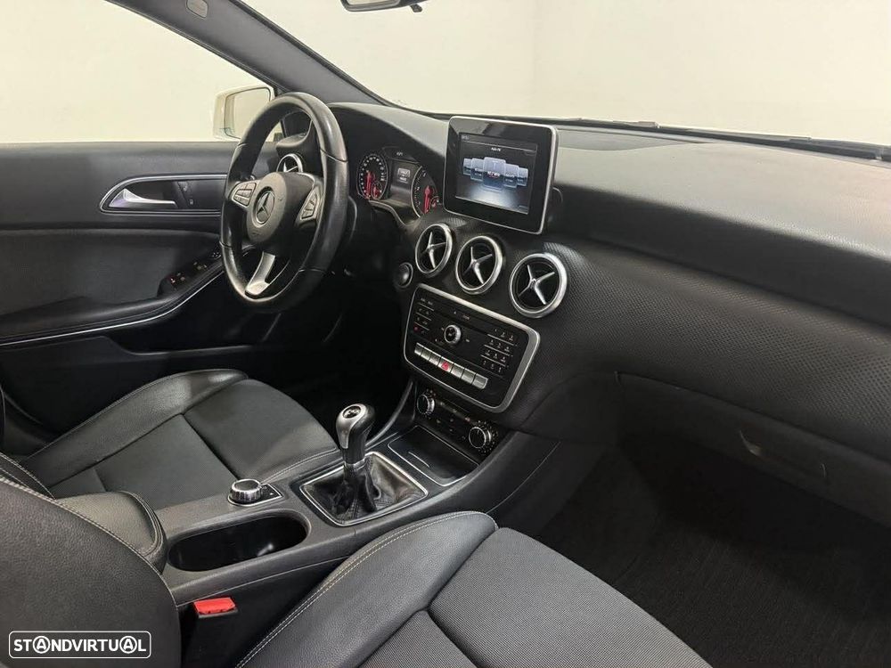 Mercedes-Benz A 180 d Urban - 11