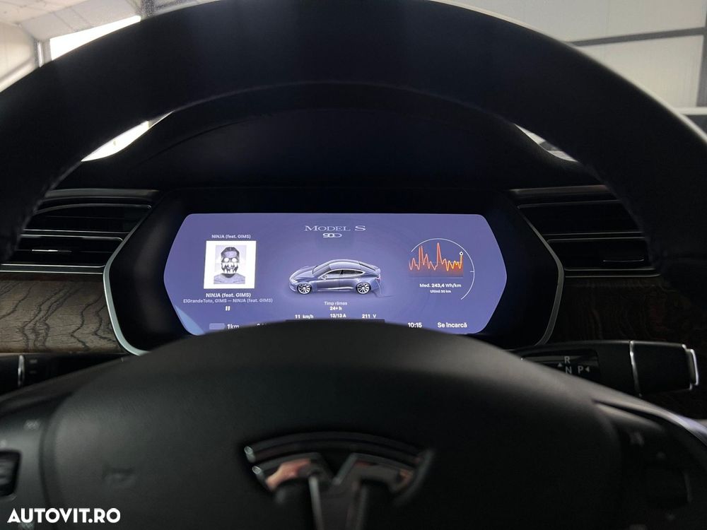 Tesla Model S - 15