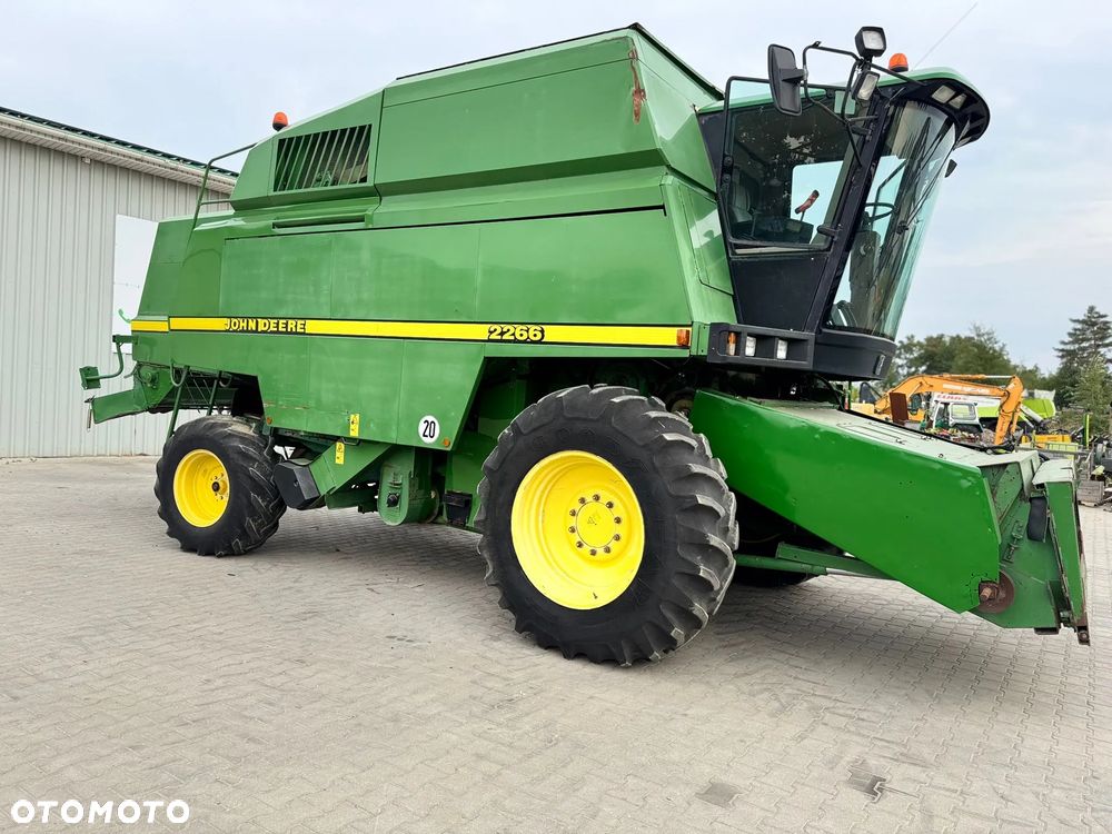 John Deere 2266 - 12