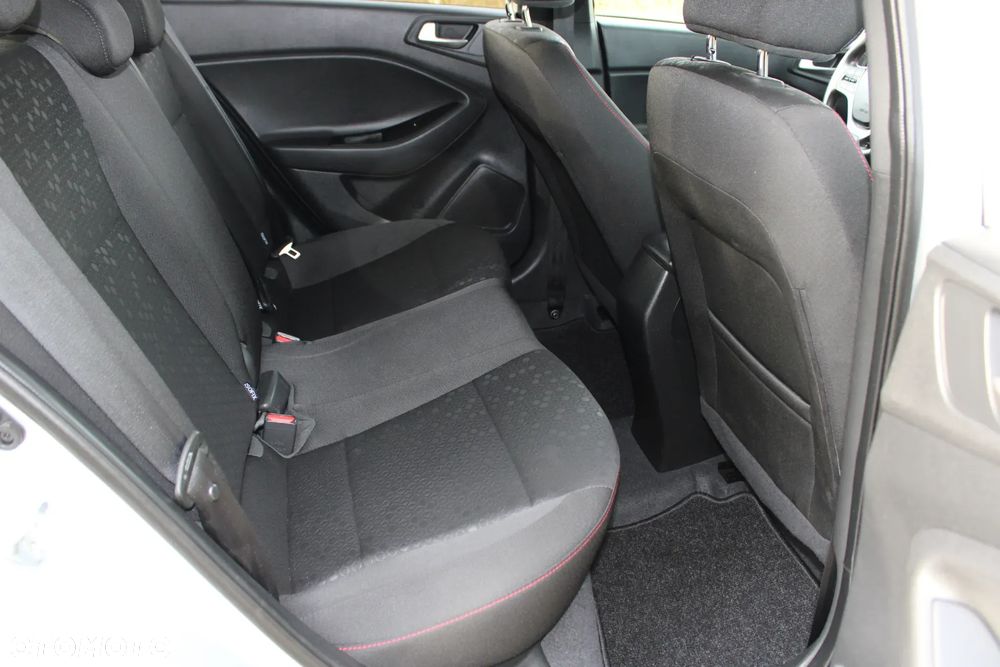 Hyundai i20 - 8