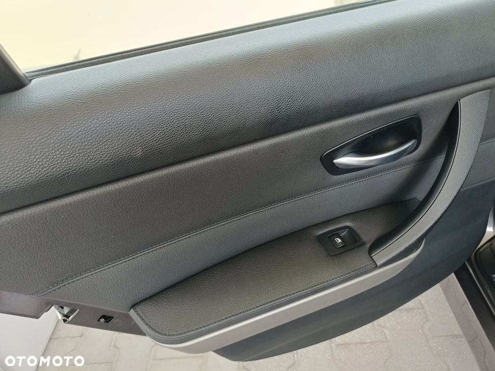 BMW Seria 3 - 25