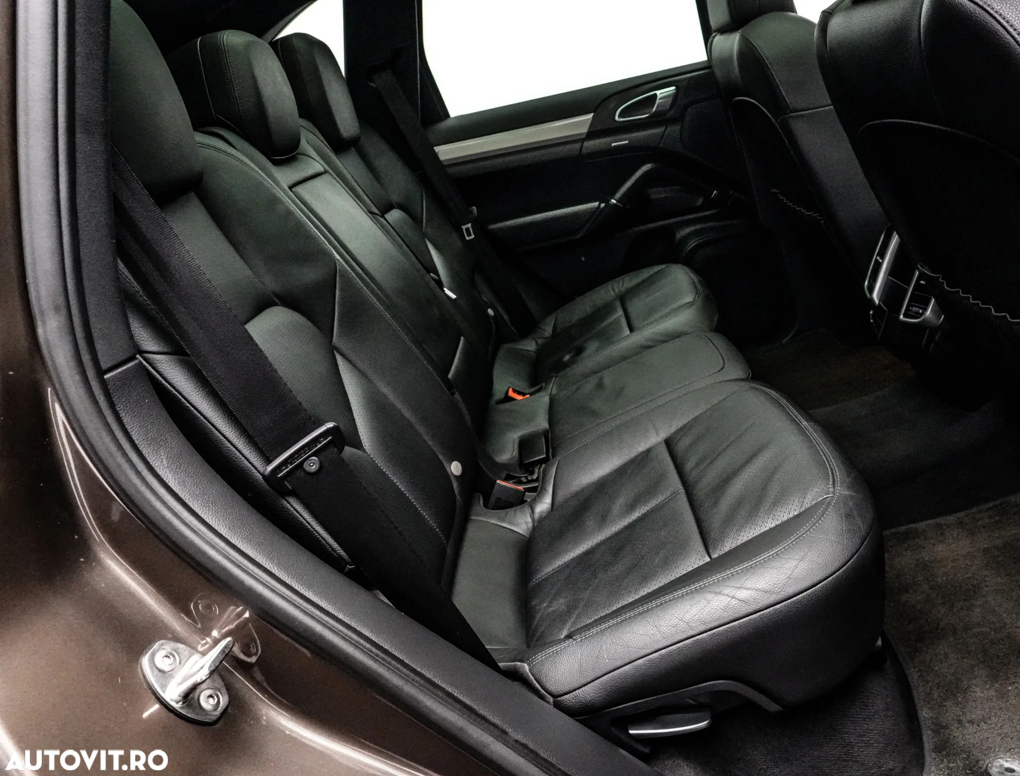 Porsche Cayenne 3.0 L V6 - 18