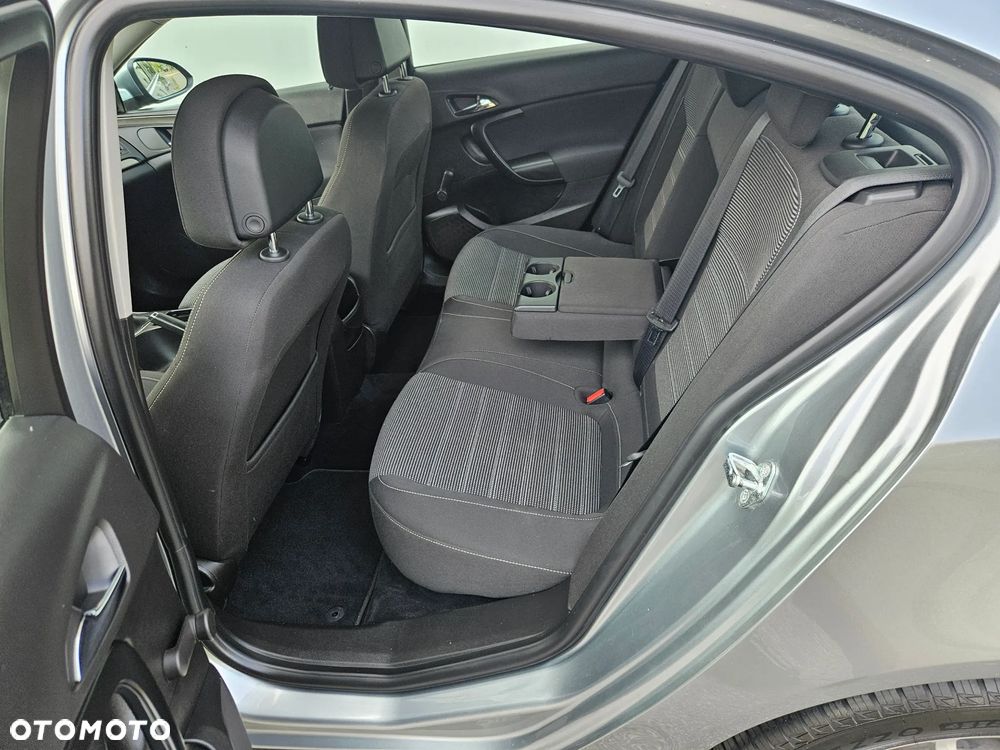 Opel Insignia 1.6 Design Edition - 14