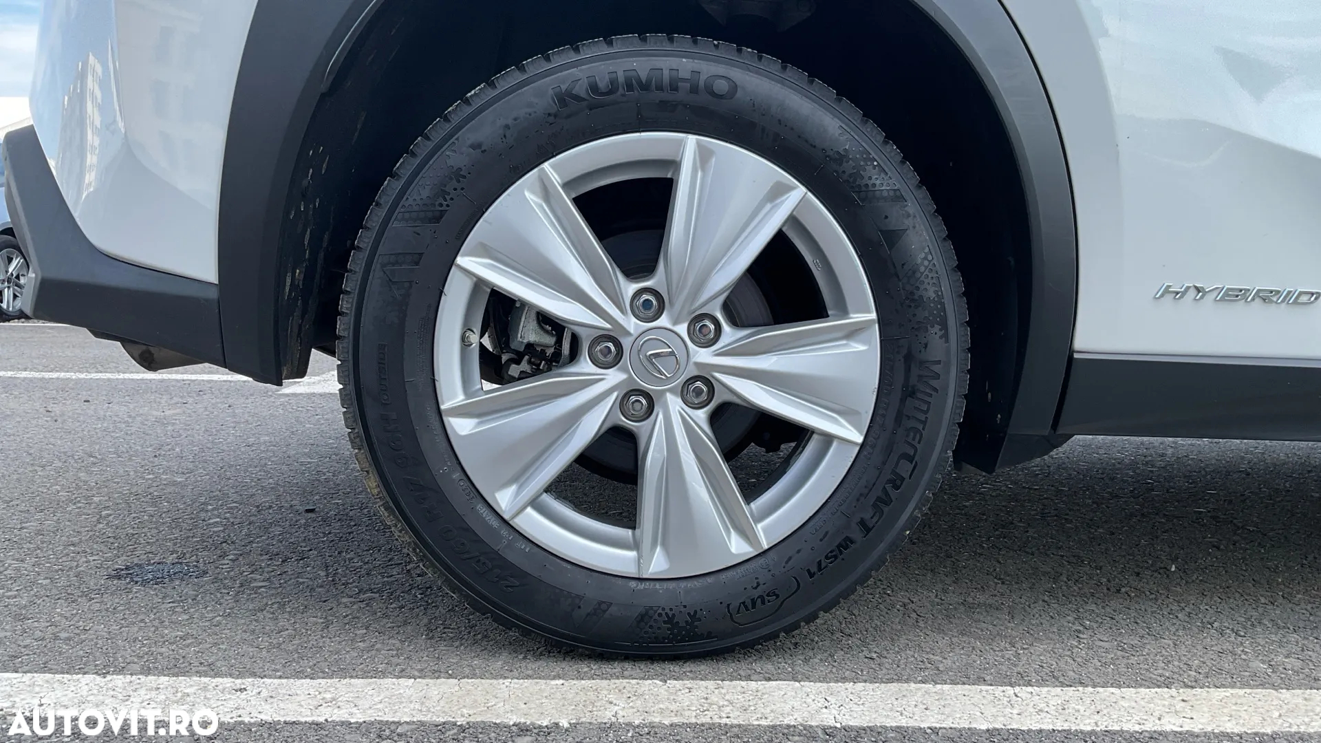 Lexus UX 250h Business Edition - 14