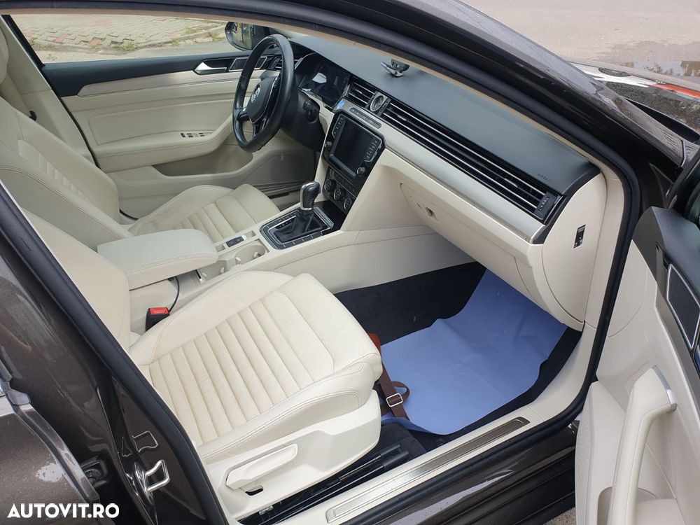 Volkswagen Passat 2.0 TDI SCR 4Motion DSG Highline - 13