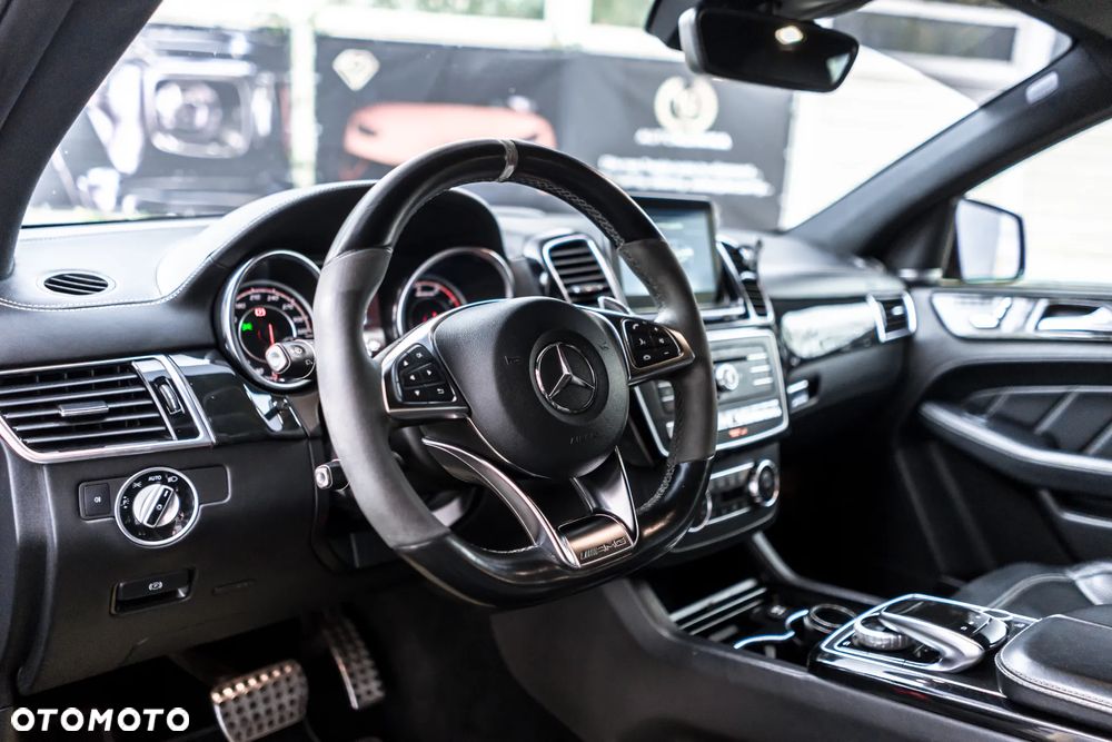 Mercedes-Benz GLE - 19