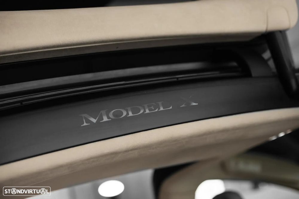 Tesla Model X 90D - 48