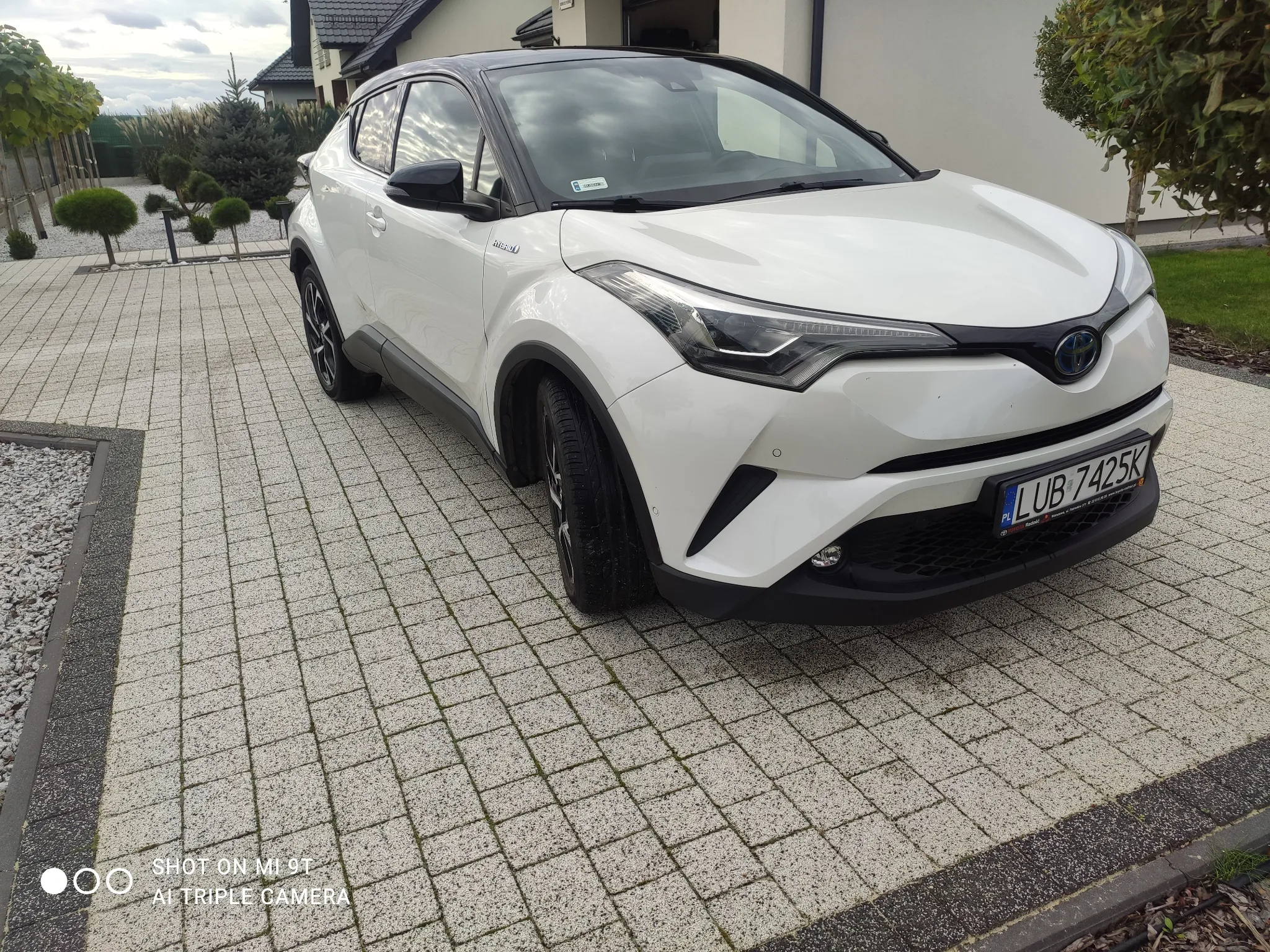 Toyota C-HR 1.8 Hybrid Neon Lime powered by JBL - 27