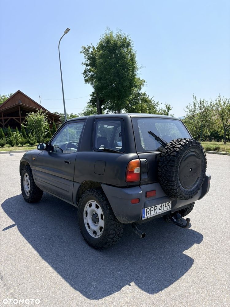 Toyota RAV4 - 6