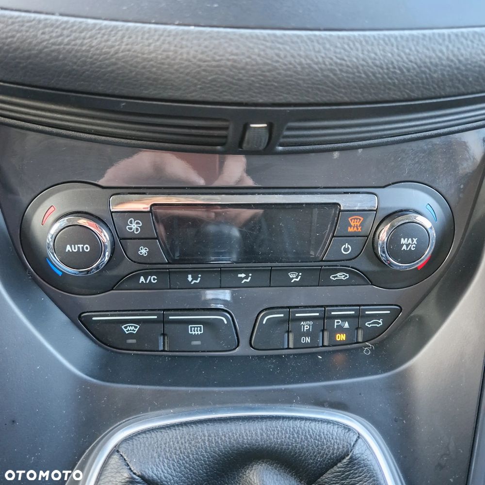 Ford Kuga 2.0 TDCi 4x4 Titanium - 12