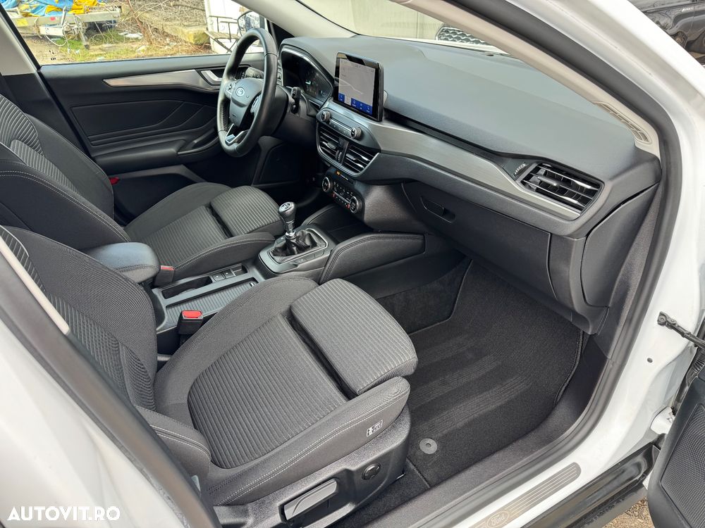 Ford Focus 1.5 EcoBlue Start-Stopp-System TITANIUM - 28