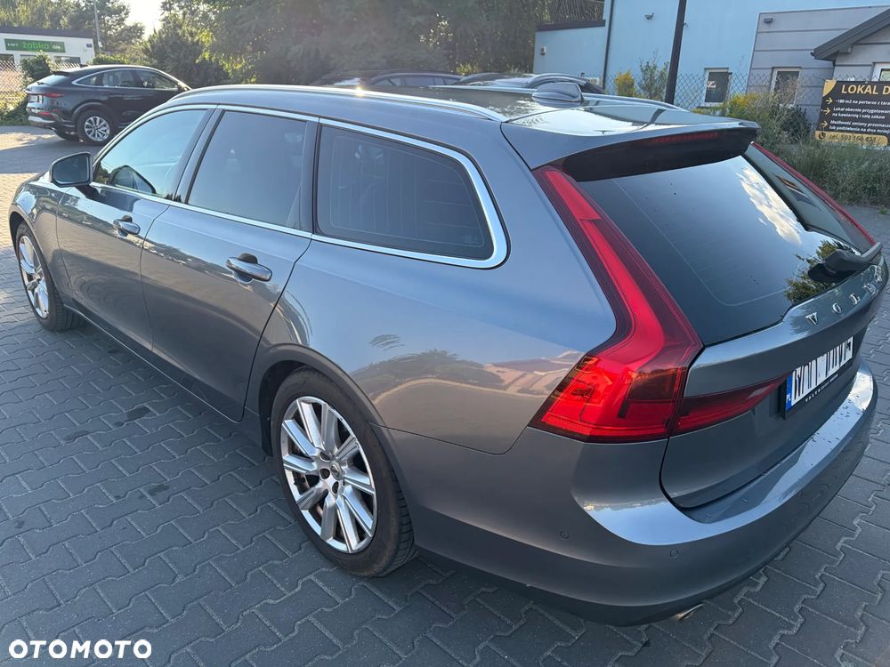 Volvo V90 D4 Momentum - 2