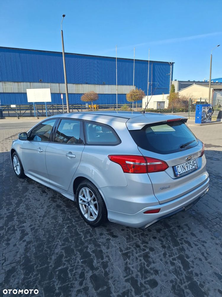 Ford Focus 1.6 Trend - 17