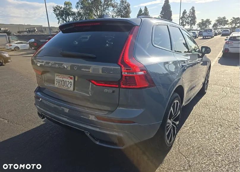 Volvo XC 60 B5 B AWD Ultimate Dark - 4