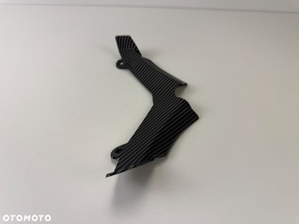 Dolna osłona czaszy Carbon Yamaha MT 125 2020+ - 8