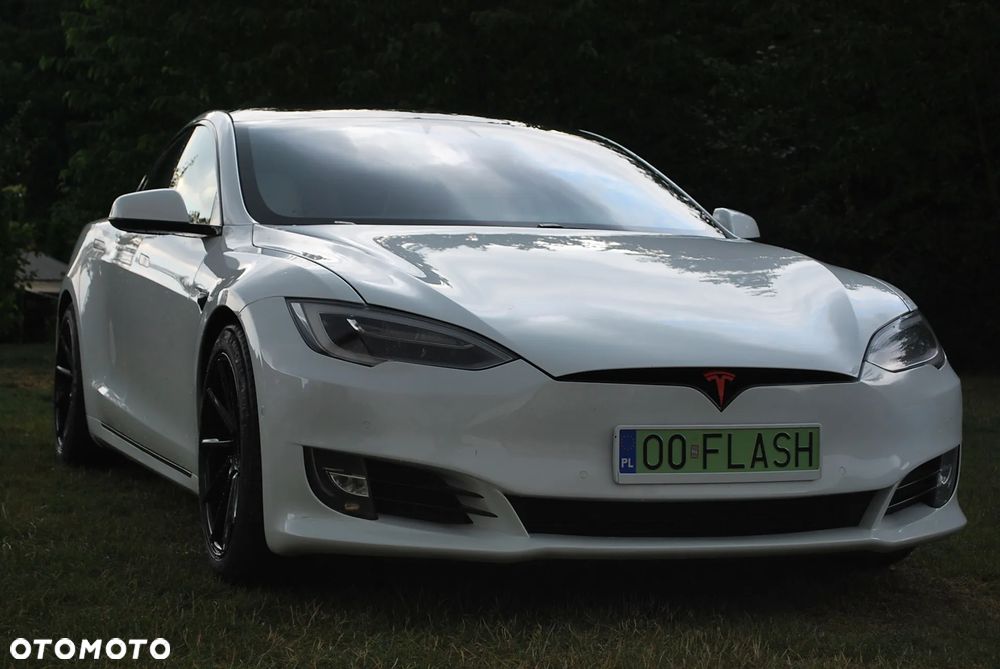 Tesla Model S - 4