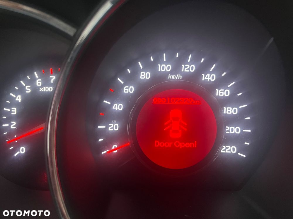 Kia Rio 1.4 L - 10