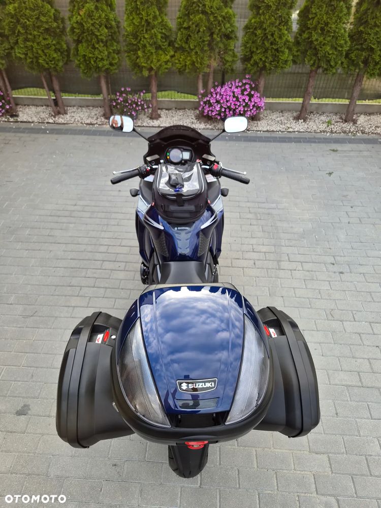 Suzuki GSX - 19