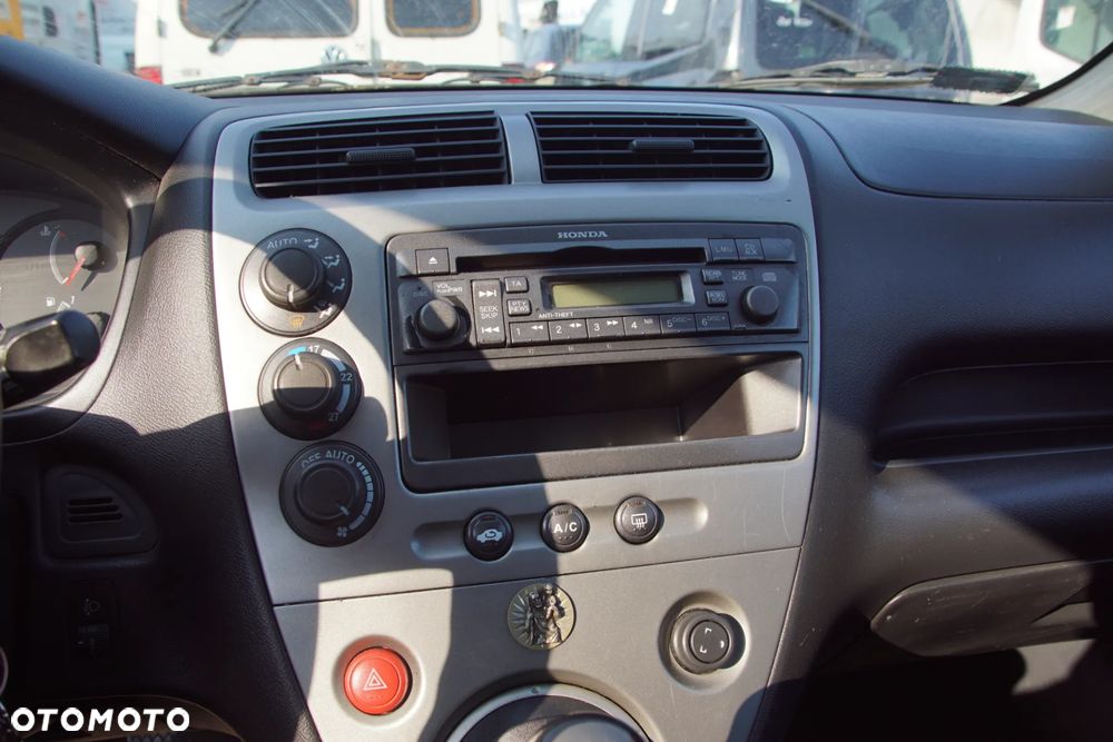 Auto na części - Honda Civic VII 1.7 CTDI 100 KM 4EE2 61MD4 B520P 2002R Silnik Skrzynia Drzwi Maska Błotnik Zderzak Klapa Lampa Lusterko Klamka Szyba Deska Kokpit Sterownik Moduł Czujnik Licznik Panel Kierownica - 10