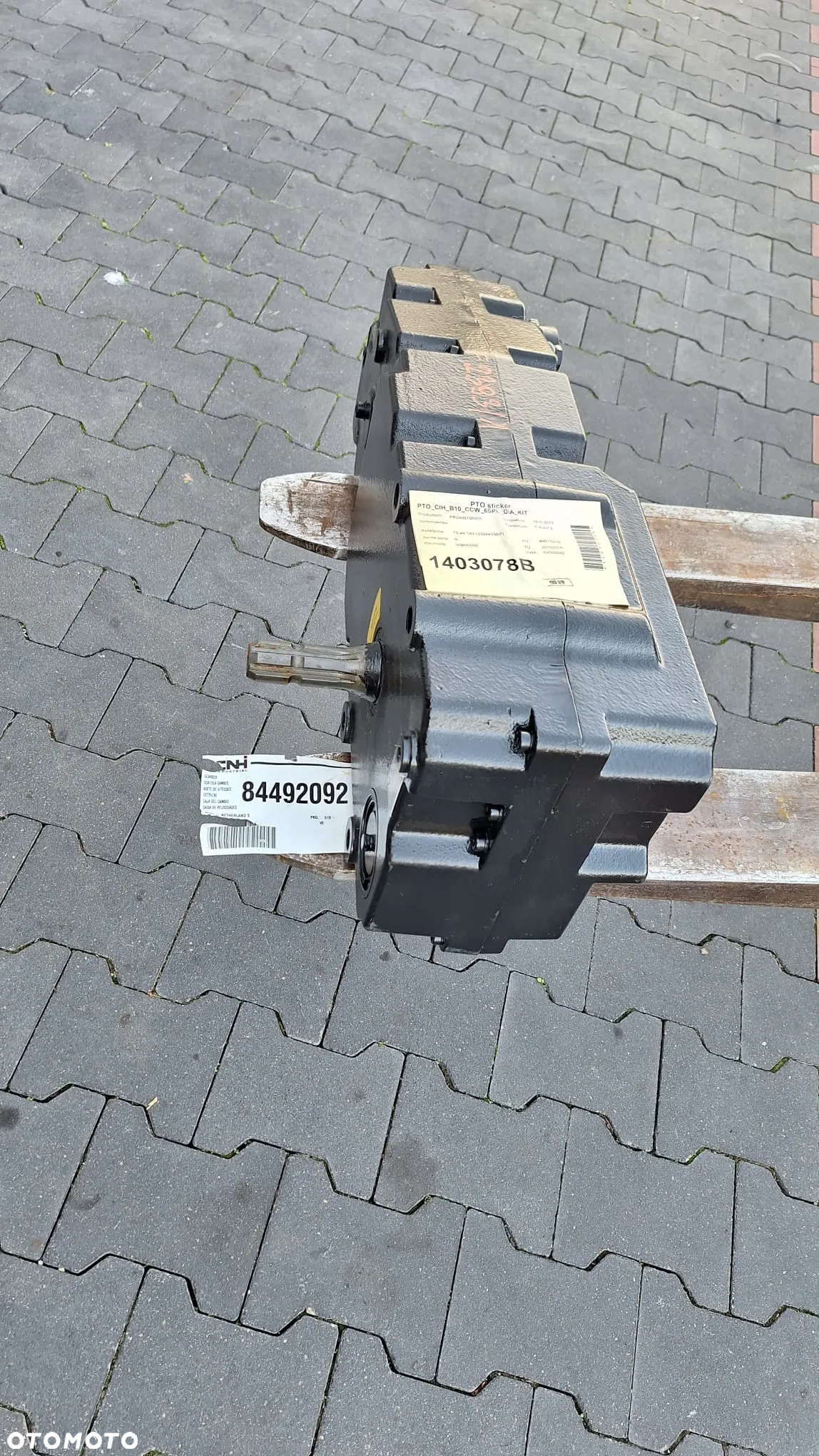 wałek wom pto przedni przód 84492092 1403078b 33044336c case magnum 310 340 250 280 380 - 7