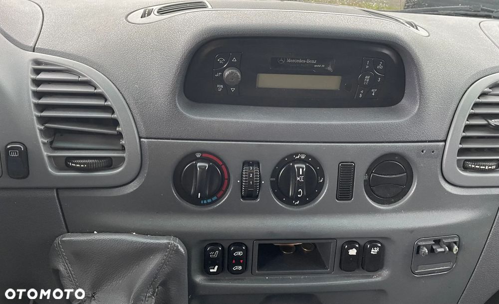 Mercedes-Benz Sprinter - 10