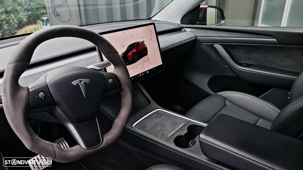 Tesla Model Y Performance Dual Motor AWD - 24
