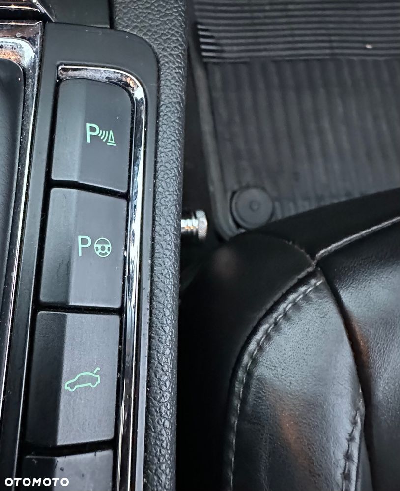 Skoda Superb 2.0 TDI 4x4 Platinum - 23