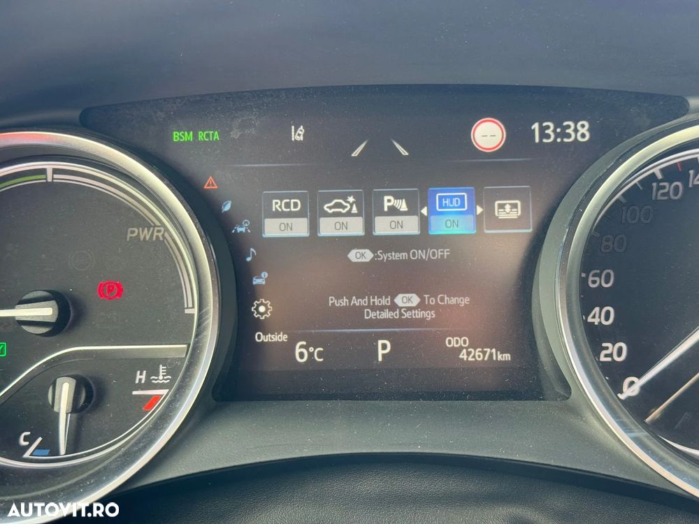 Toyota Camry Luxury - 21