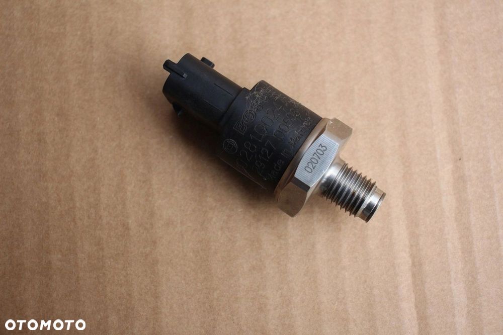 Czujnik ciśnienia paliwa na listwie BMW 0281002475 DIESEL - 1