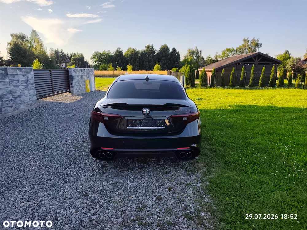 Alfa Romeo Giulia 2.9 V6 Bi-Turbo AT8 Quadrifoglio - 4
