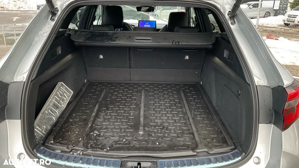 Toyota Corolla 2.0 HSD Exclusive - 10