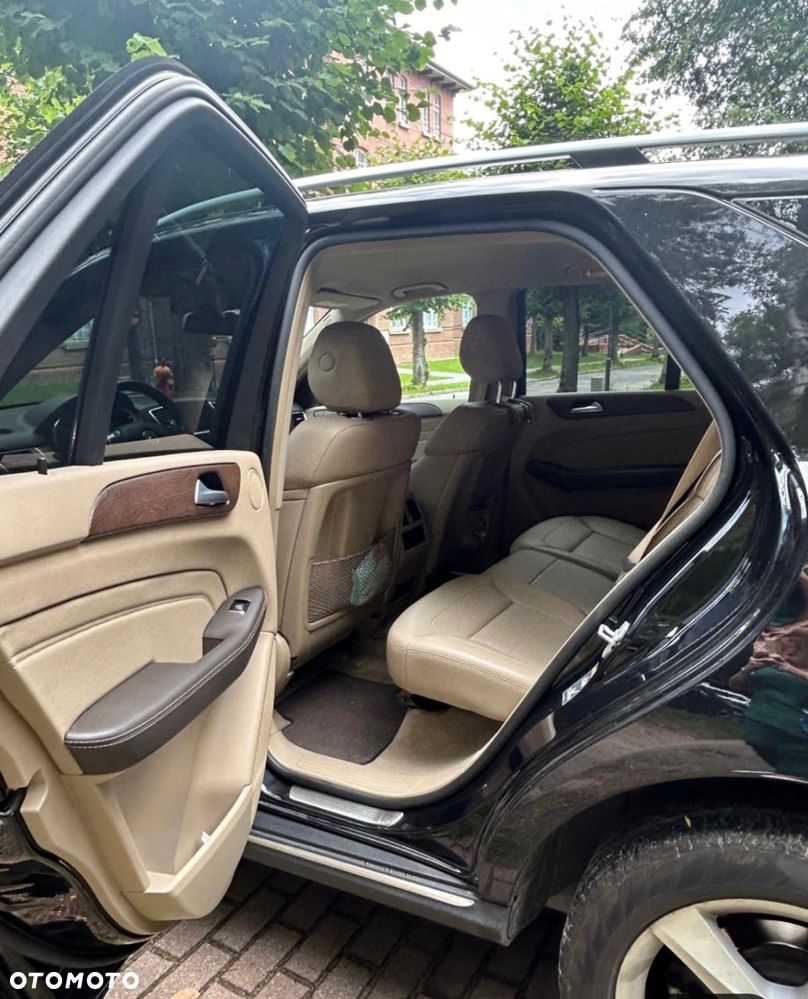 Mercedes-Benz ML 350 BlueTec 4-Matic - 12