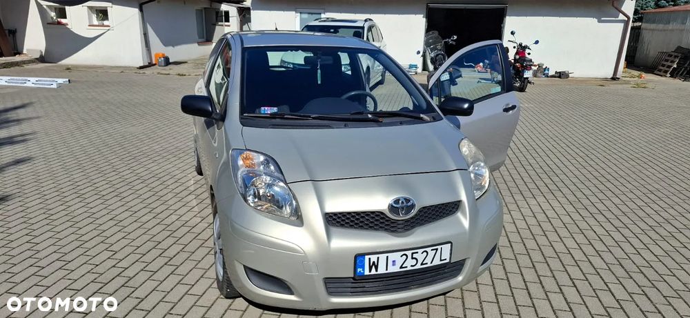 Toyota Yaris - 4