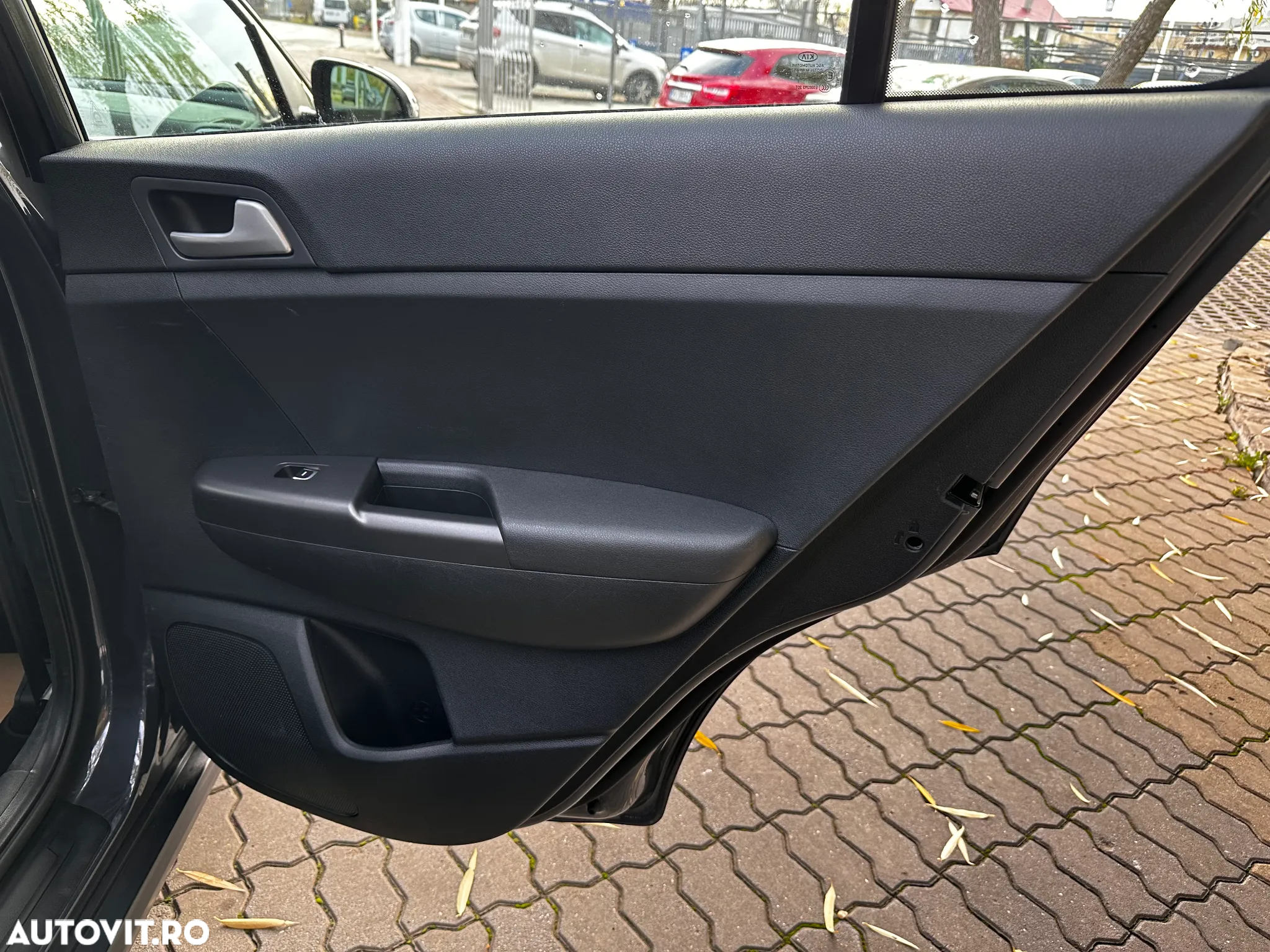 Kia Sportage 1.6 DSL MHEV 7DCT HP 4x2 Business Line - 32