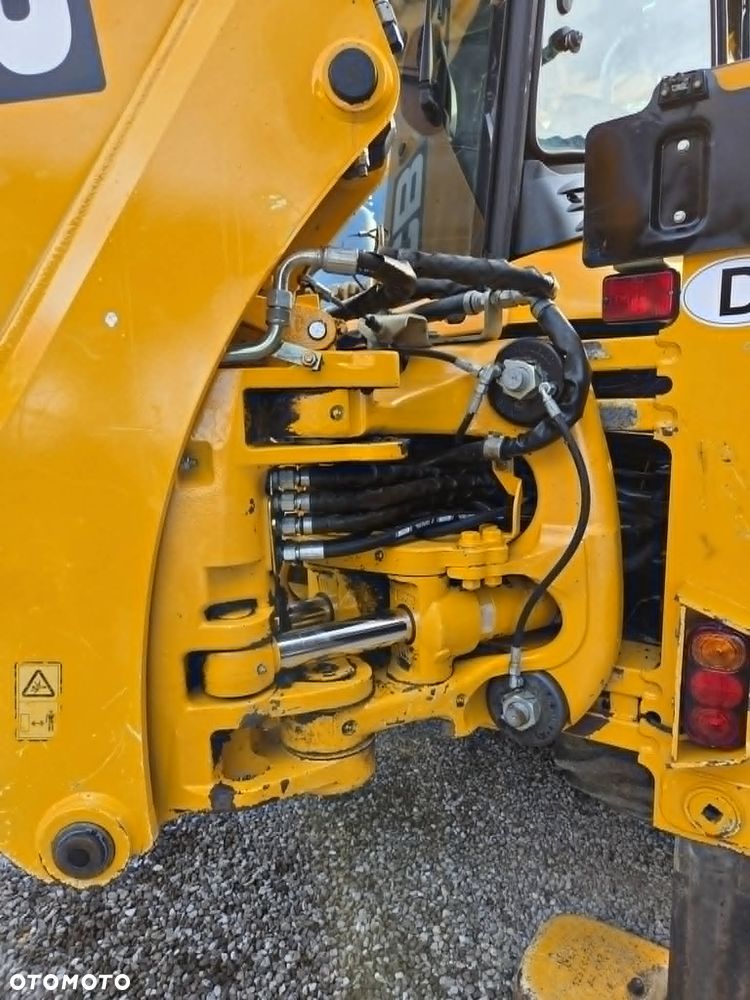 JCB 3CX - 22