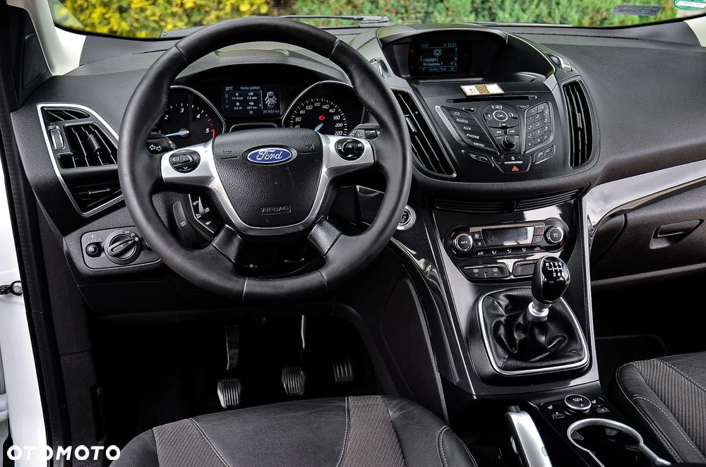Ford Kuga 2.0 TDCi 4x4 SYNC - 31