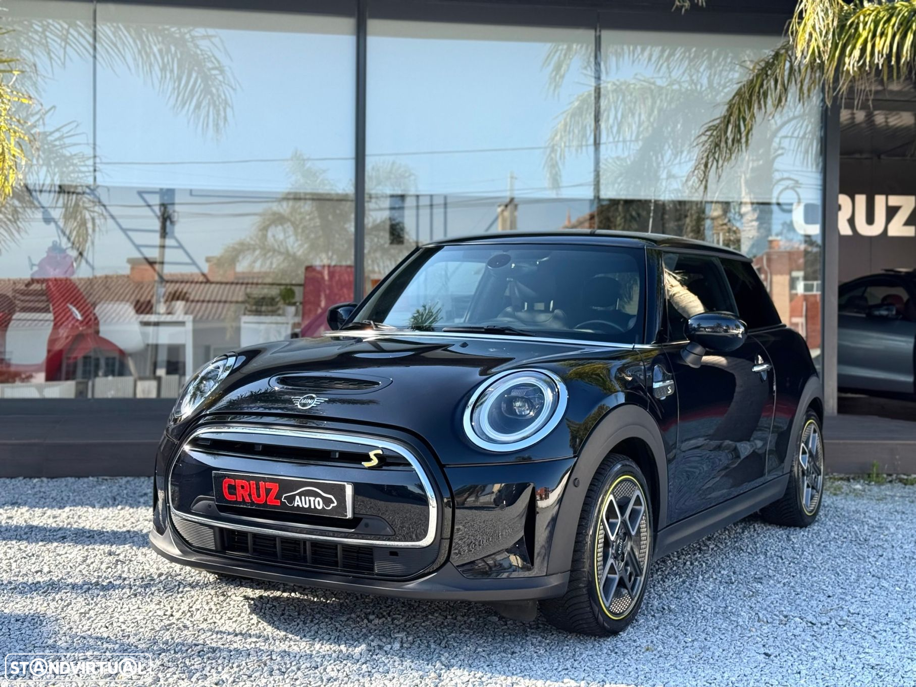 MINI 3 Portas Cooper SE Premium Extra Essential - 2