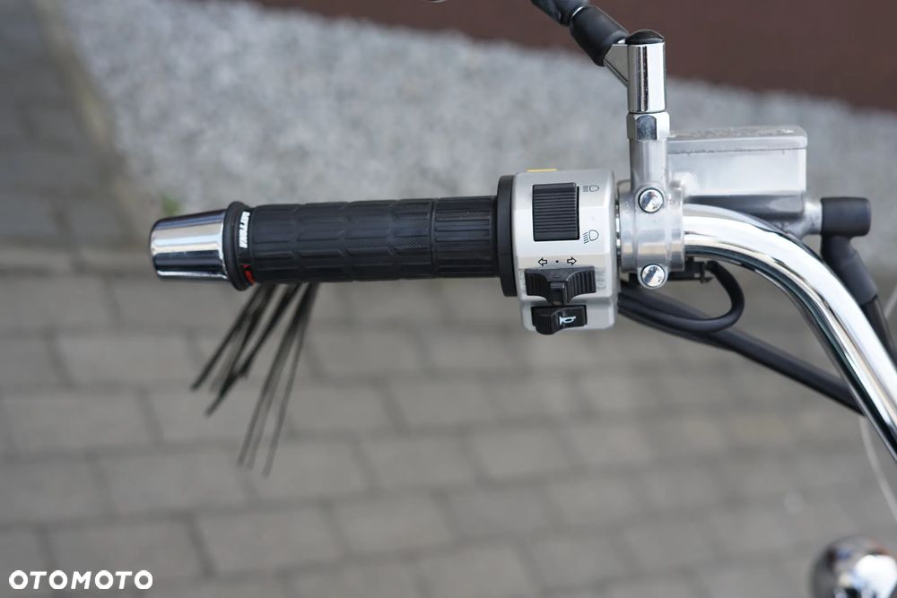 Suzuki VL 1500 Intruder LC - Boulevard C90 - 17