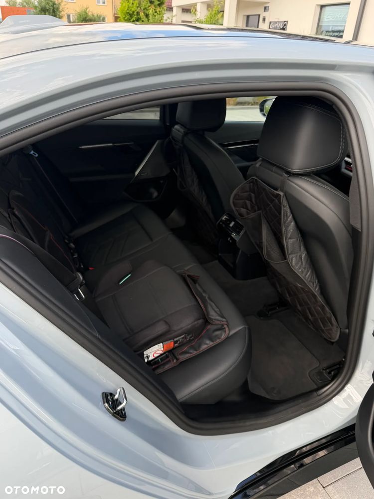 BMW Seria 5 520d mHEV - 16