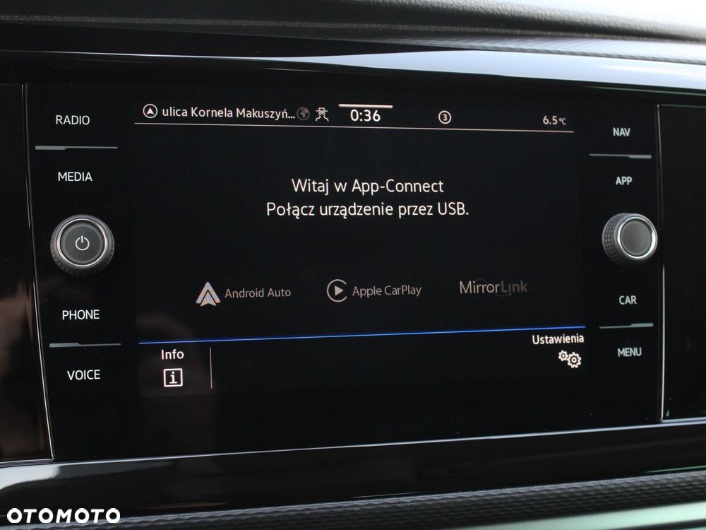 Volkswagen Caravelle - 30