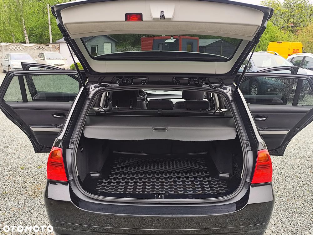 BMW Seria 3 318i - 31