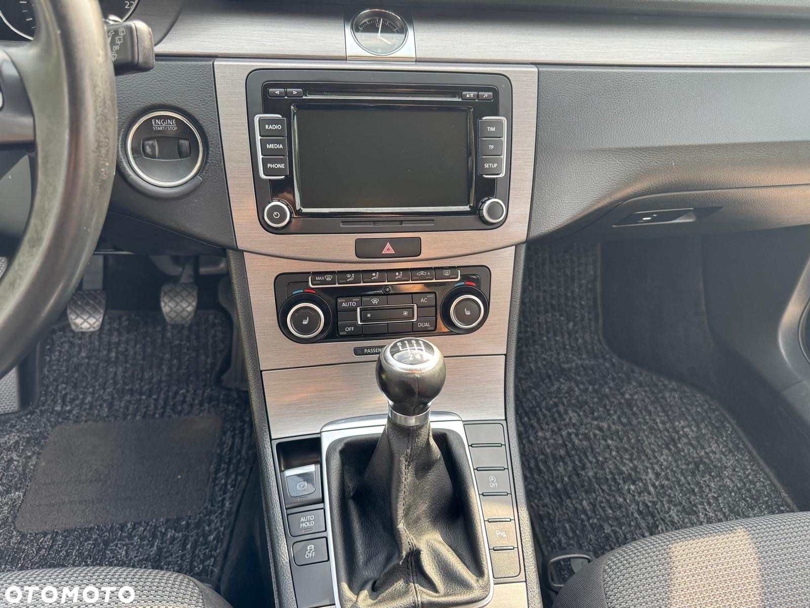 Volkswagen Passat 2.0 TDI Comfortline - 10