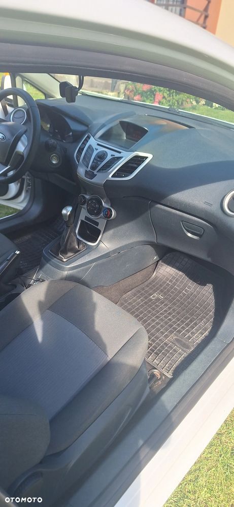 Ford Fiesta 1.4 TDCi Ambiente - 5