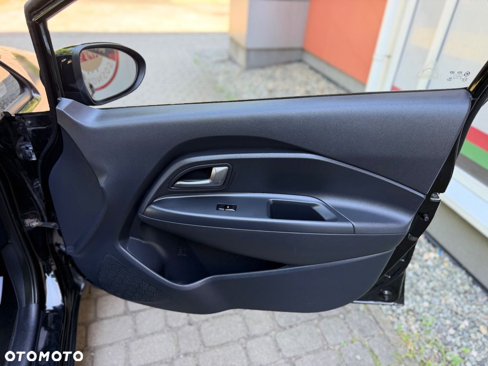 Kia Rio 1.2 Fifa World Cup Edition - 31