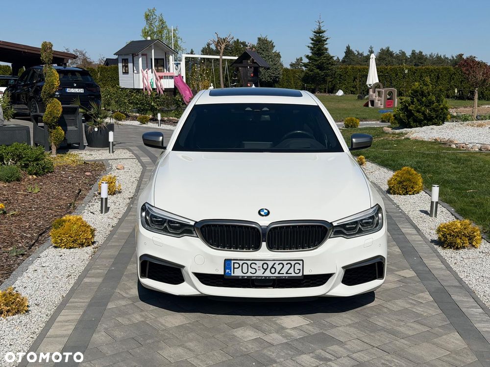 BMW Seria 5 M550i xDrive sport - 15