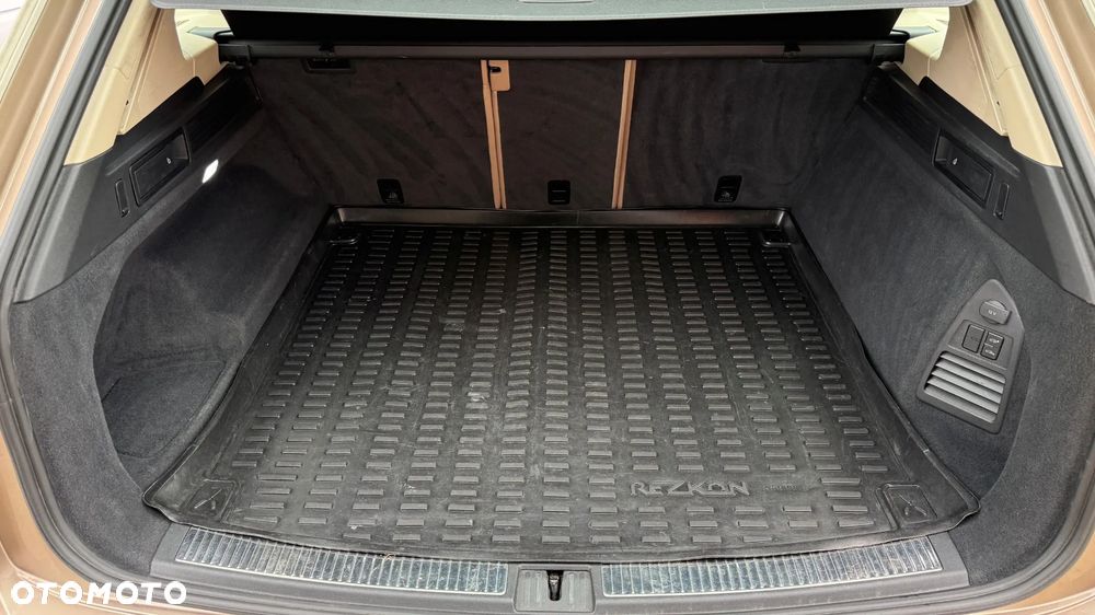 Volkswagen Touareg - 9