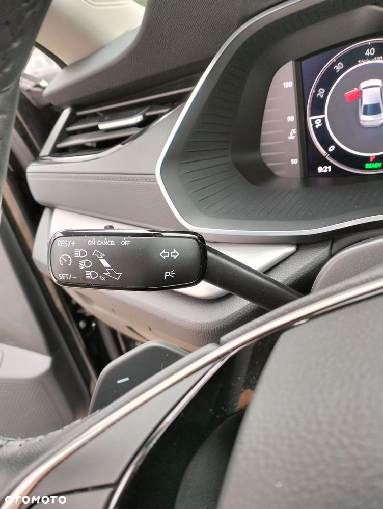 Skoda Octavia ver-1-5-tsi-mhev-dsg-selection - 9