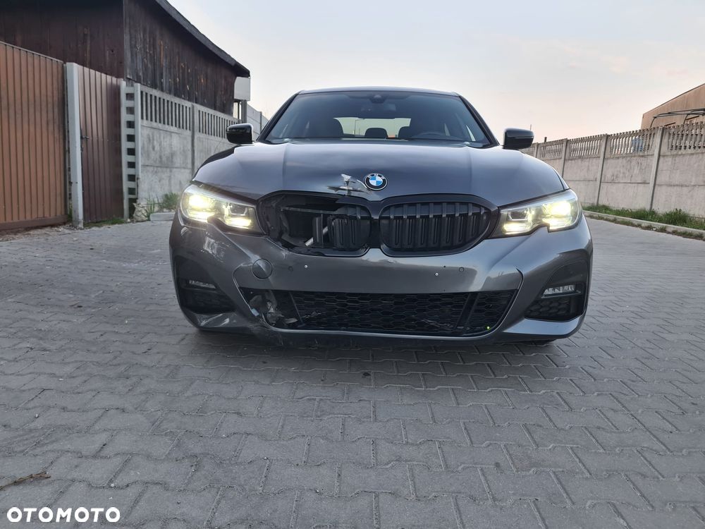 BMW Seria 3 330e M Sport - 10