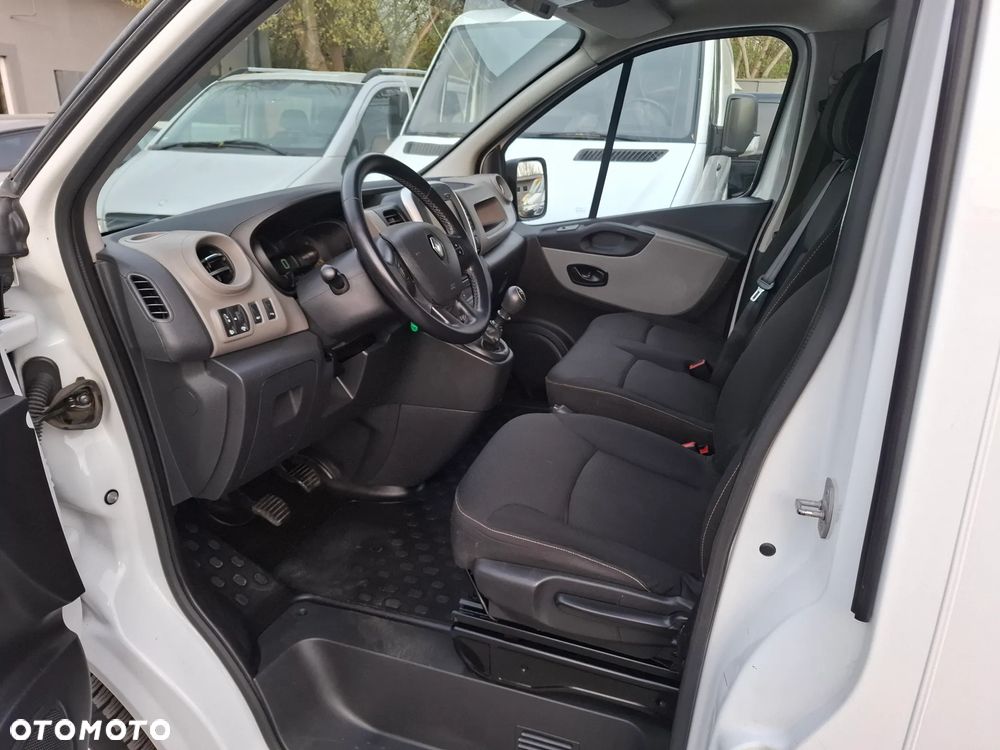 Renault Trafic 2017 LONG 1.6DCI 125KM KLIMA 3OSOBOWY - 16